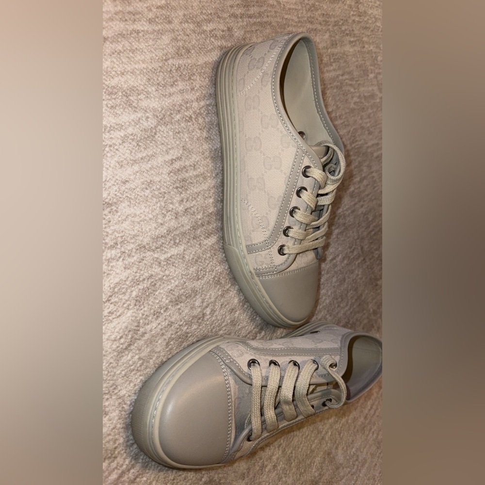 Women’s Gucci shoes worn once size 36